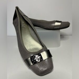 AK Sport Gray Flats size 8.5